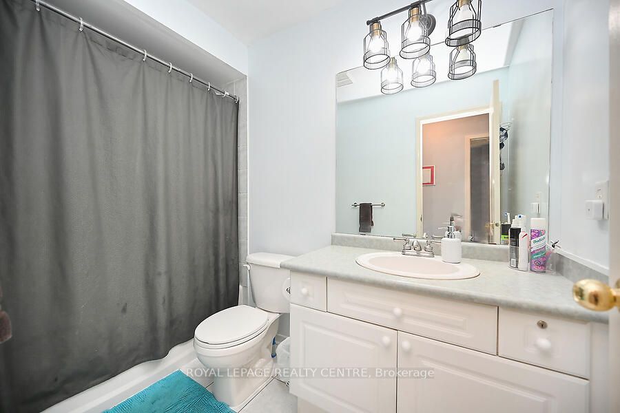 3 Lake Louise Drive