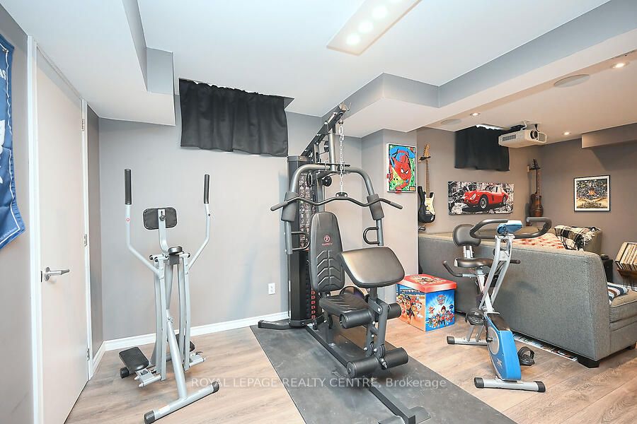 3 Lake Louise Drive