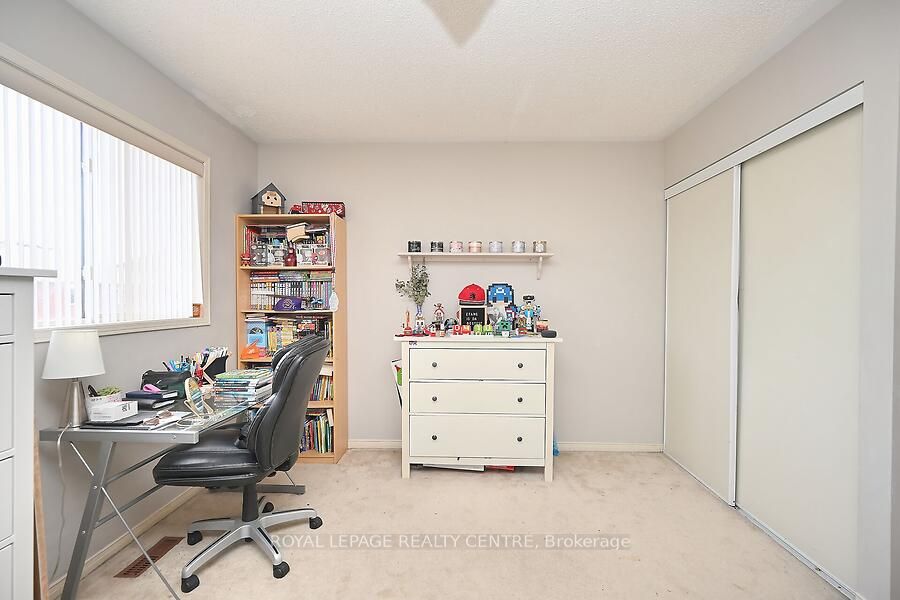3 Lake Louise Drive