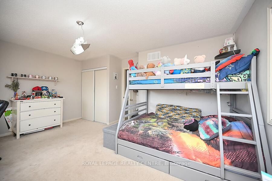3 Lake Louise Drive