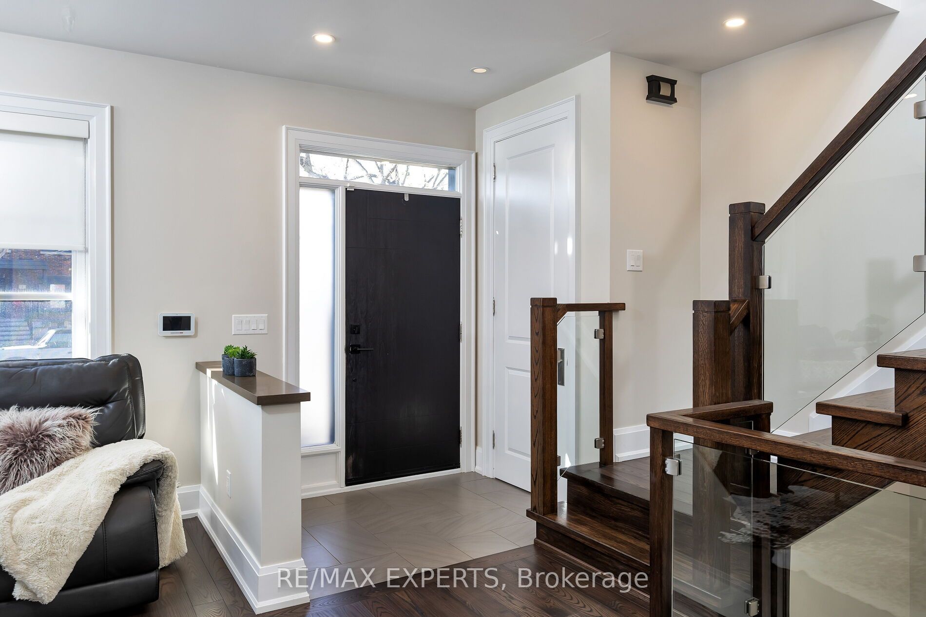 5 Dartmouth Cres