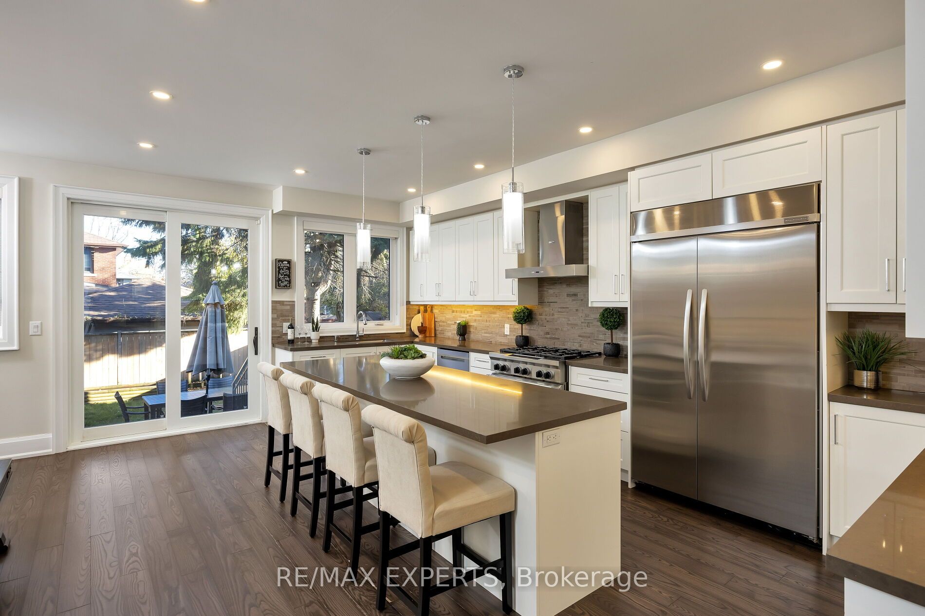 5 Dartmouth Cres