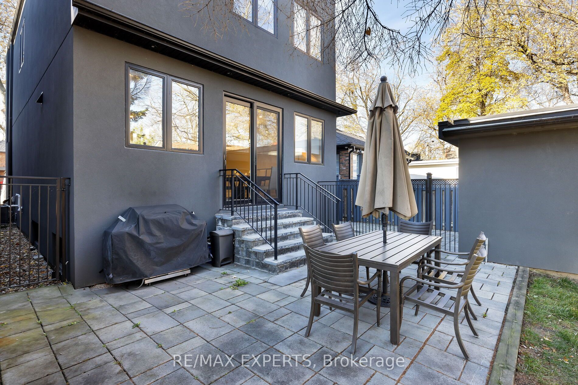 5 Dartmouth Cres