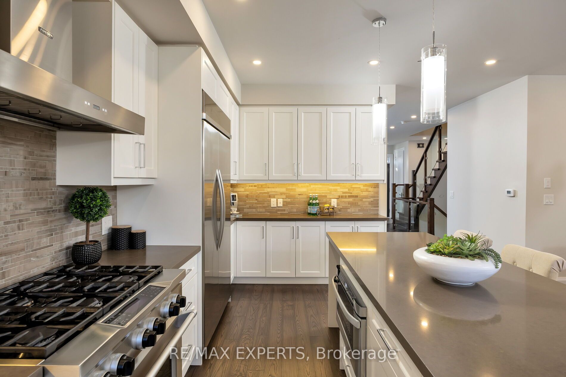 5 Dartmouth Cres