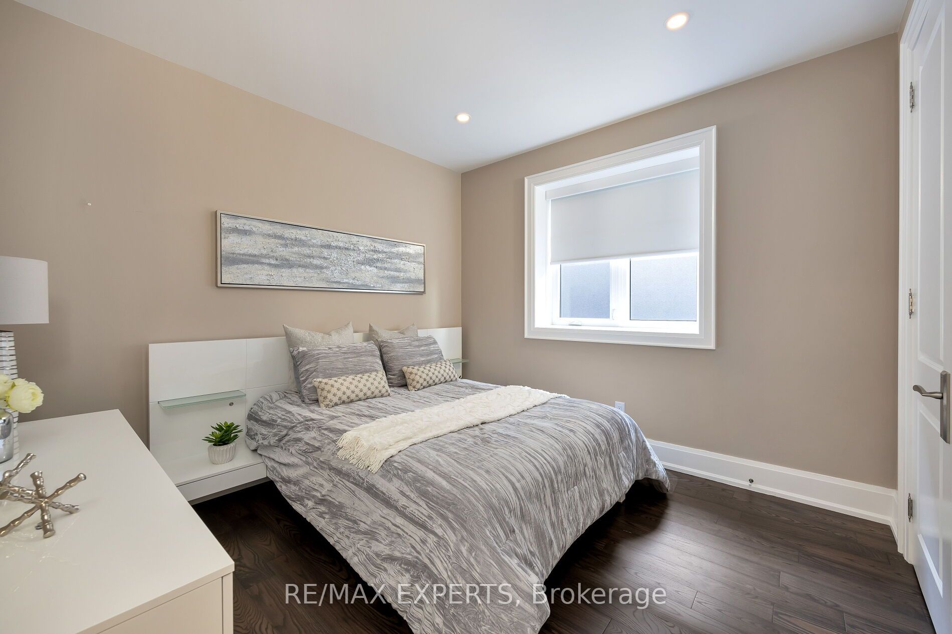5 Dartmouth Cres