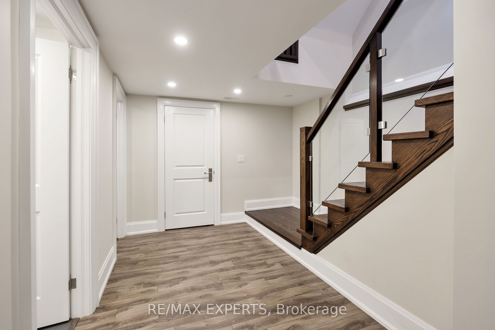 5 Dartmouth Cres