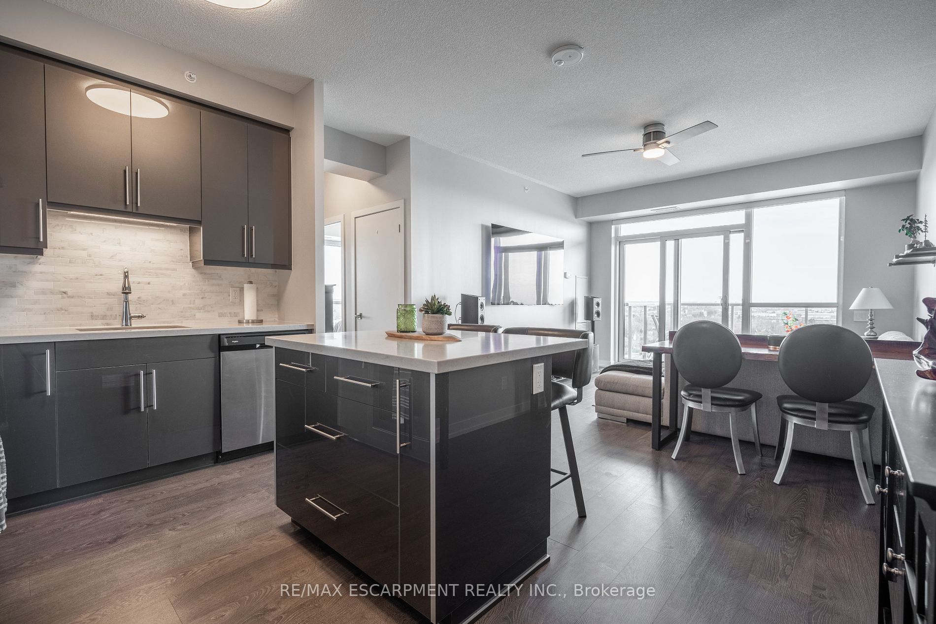 2093 Fairview Street #1902