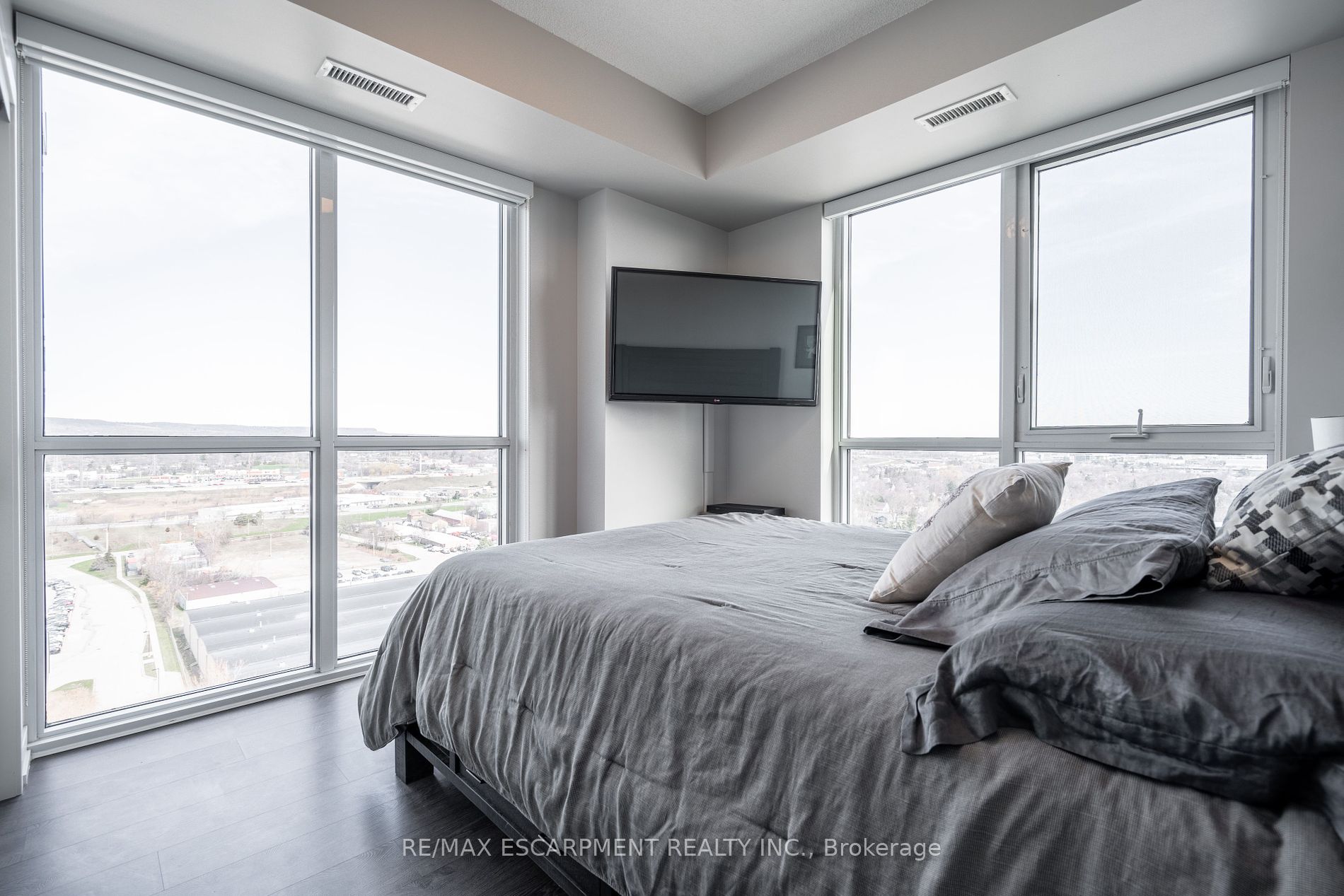 2093 Fairview Street #1902