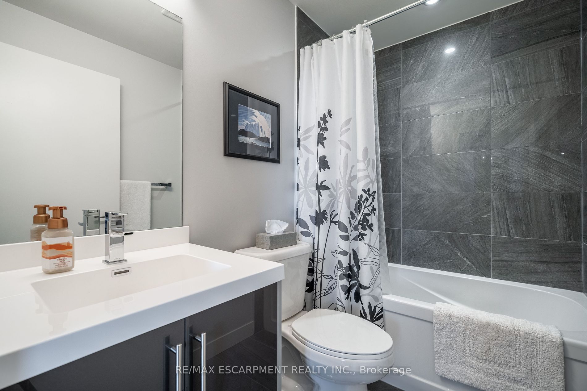 2093 Fairview Street #1902