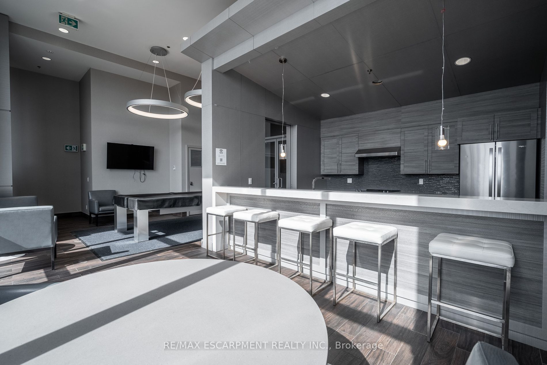 2093 Fairview Street #1902