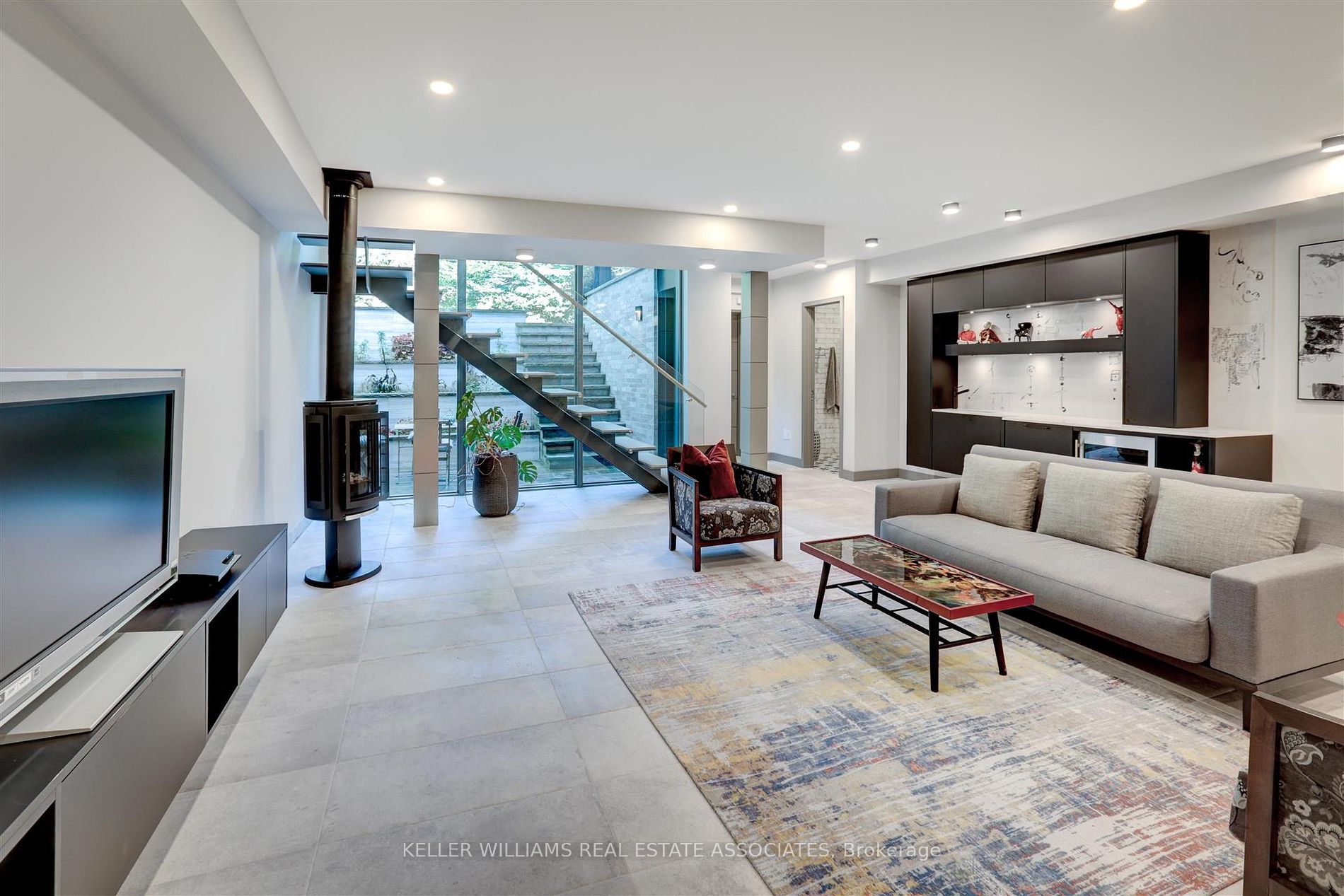 99 Veronica Drive