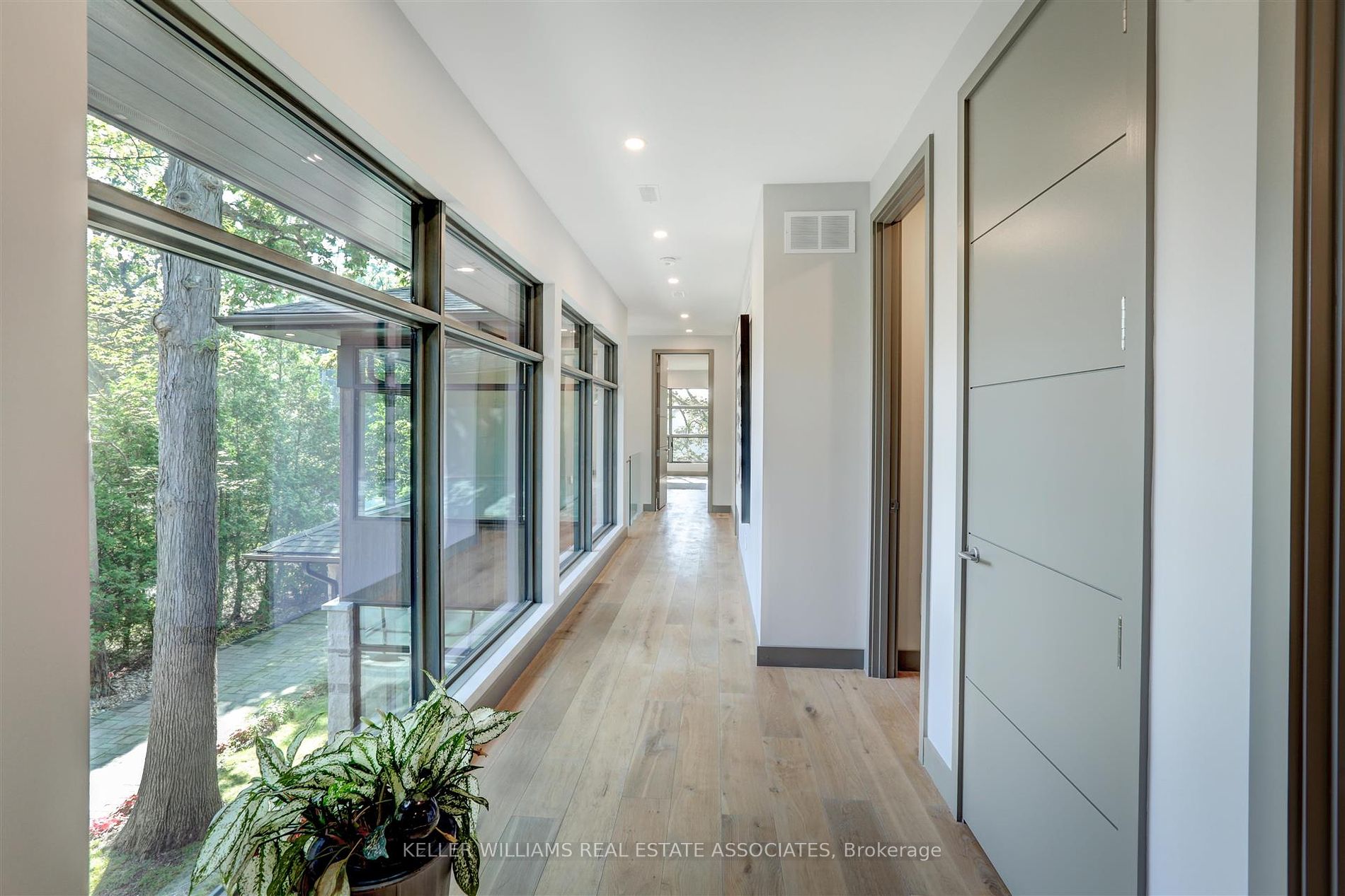 99 Veronica Drive