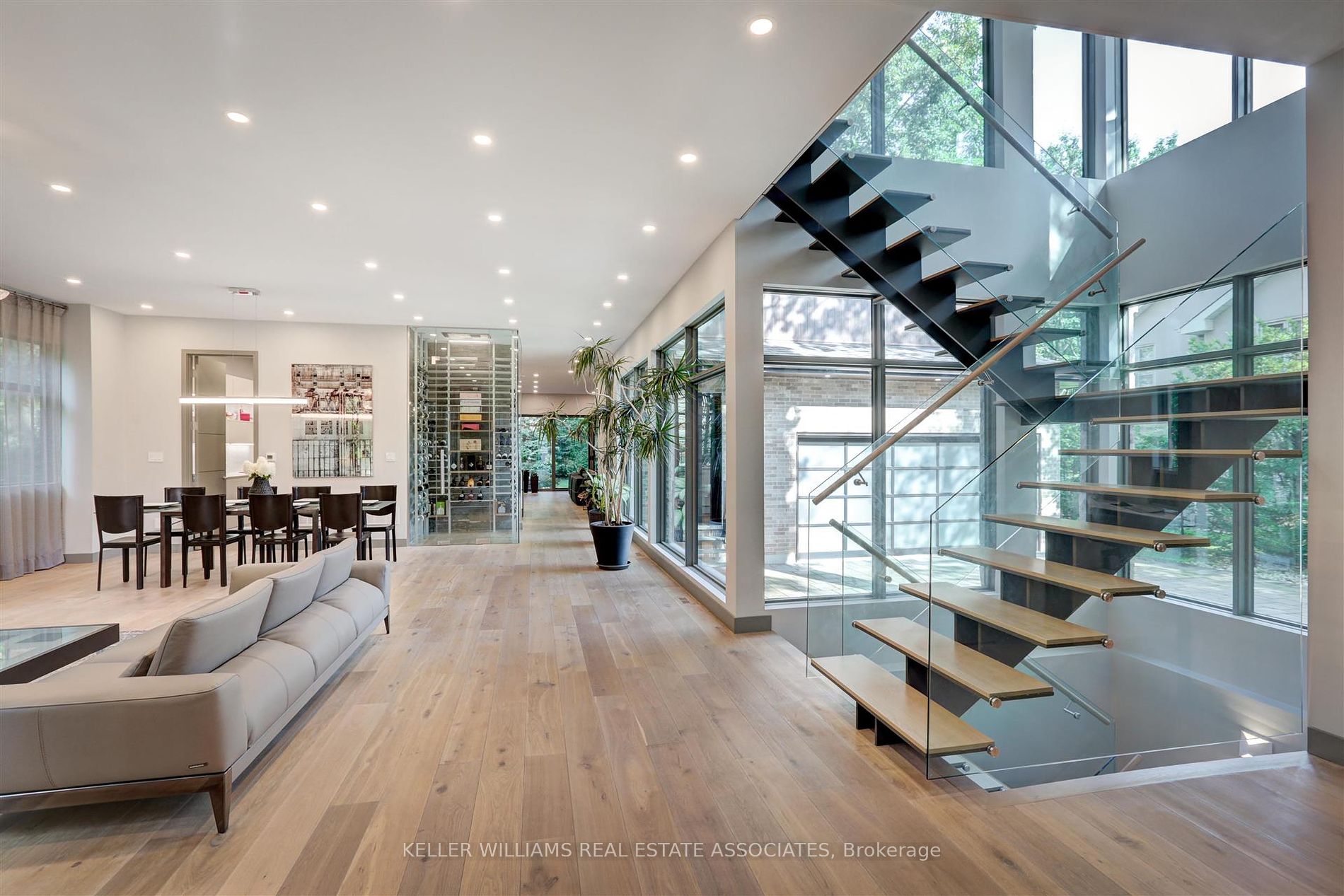 99 Veronica Drive