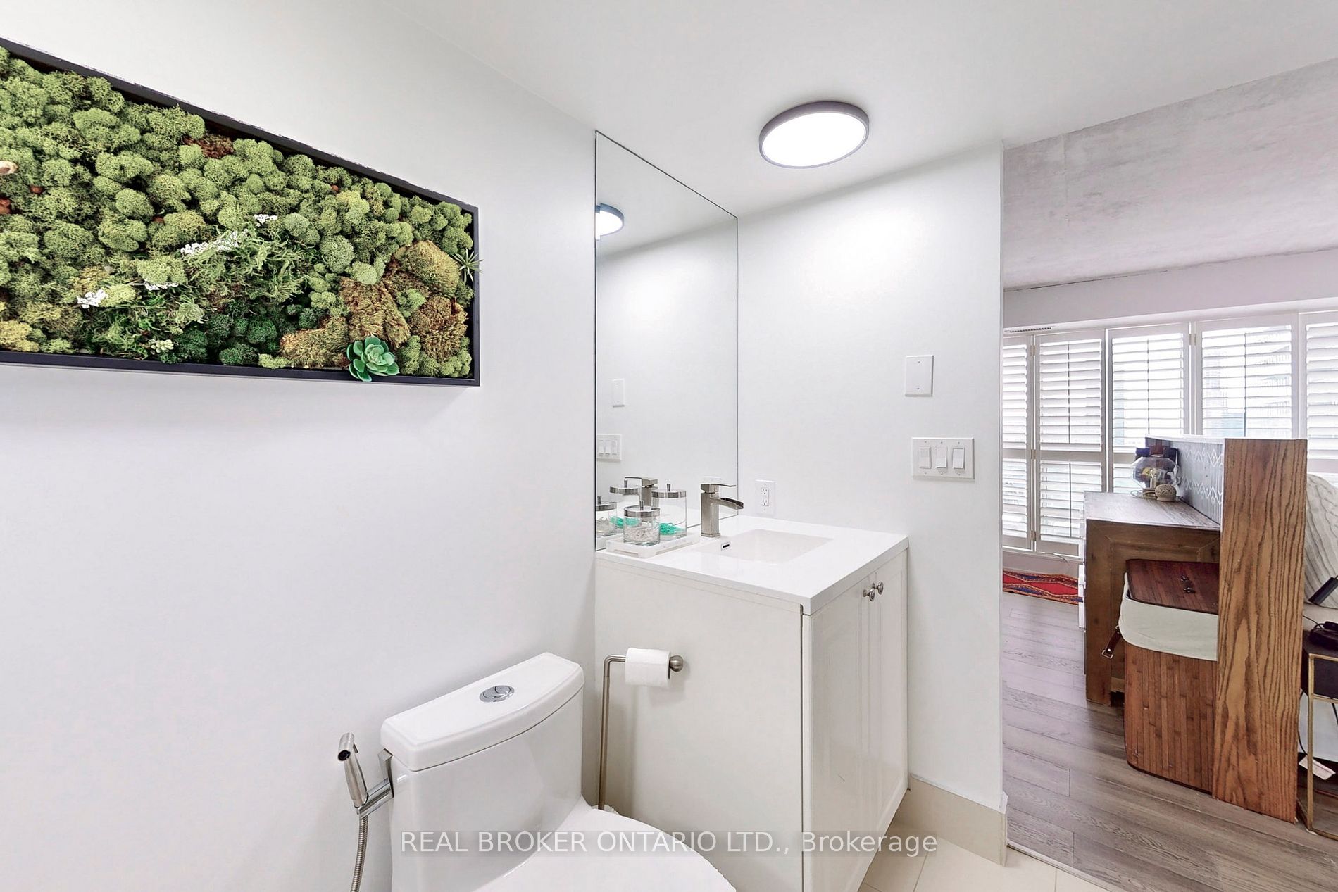 250 Manitoba Street, #728