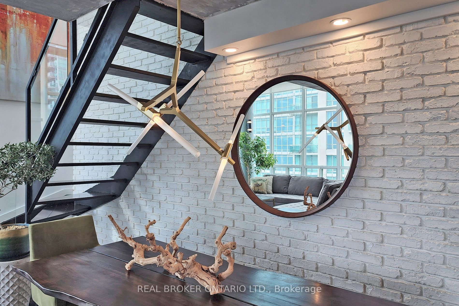 250 Manitoba Street, #728