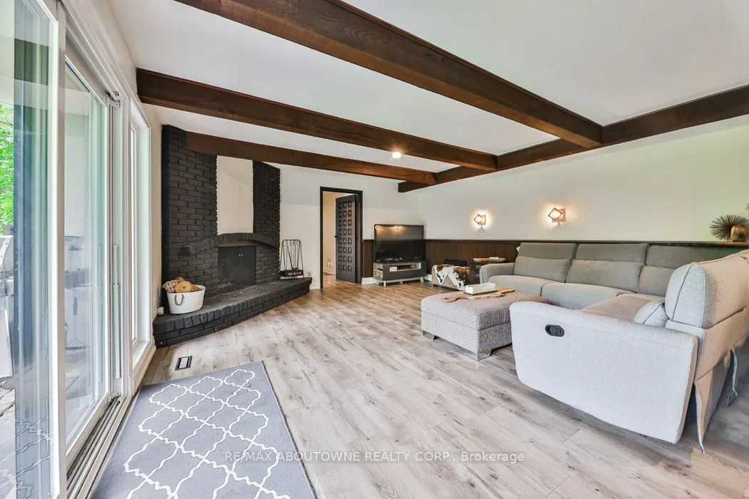 2204 Shardawn Mews