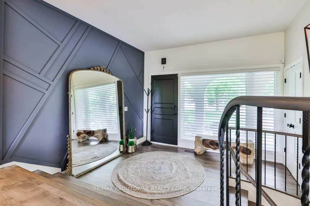 2204 Shardawn Mews