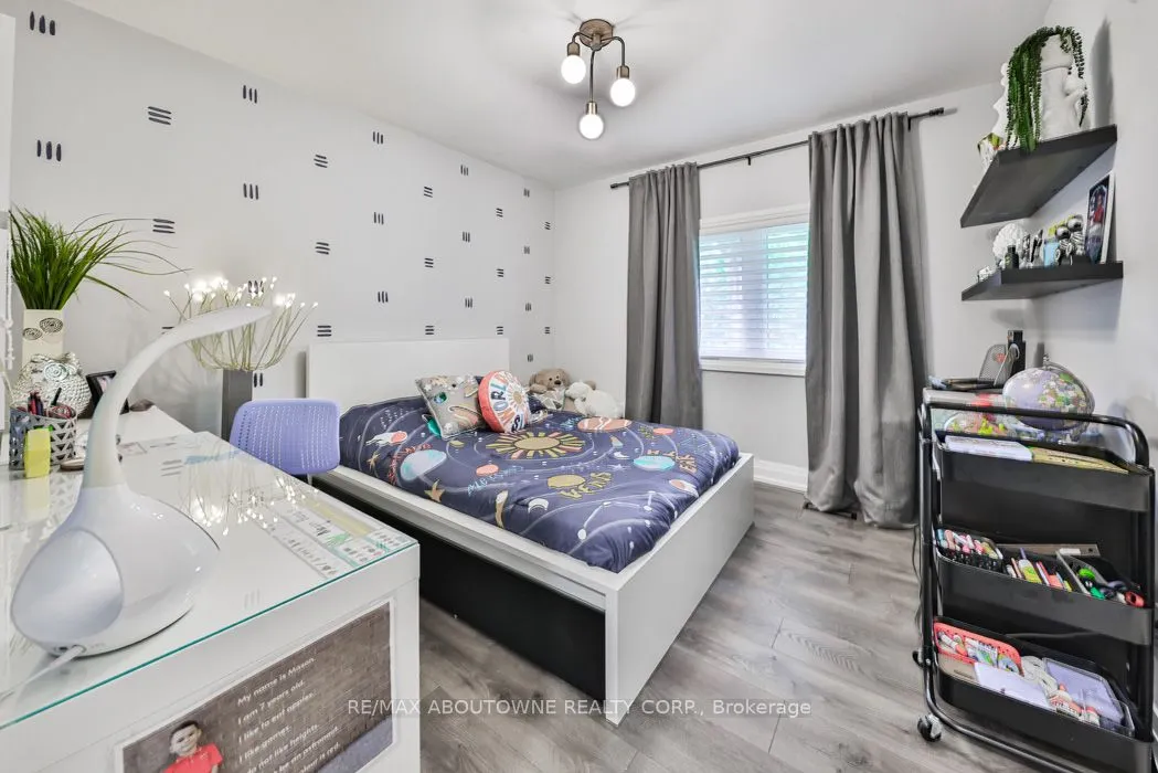 2204 Shardawn Mews