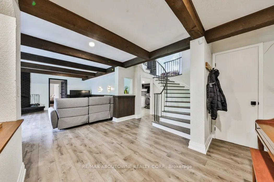 2204 Shardawn Mews
