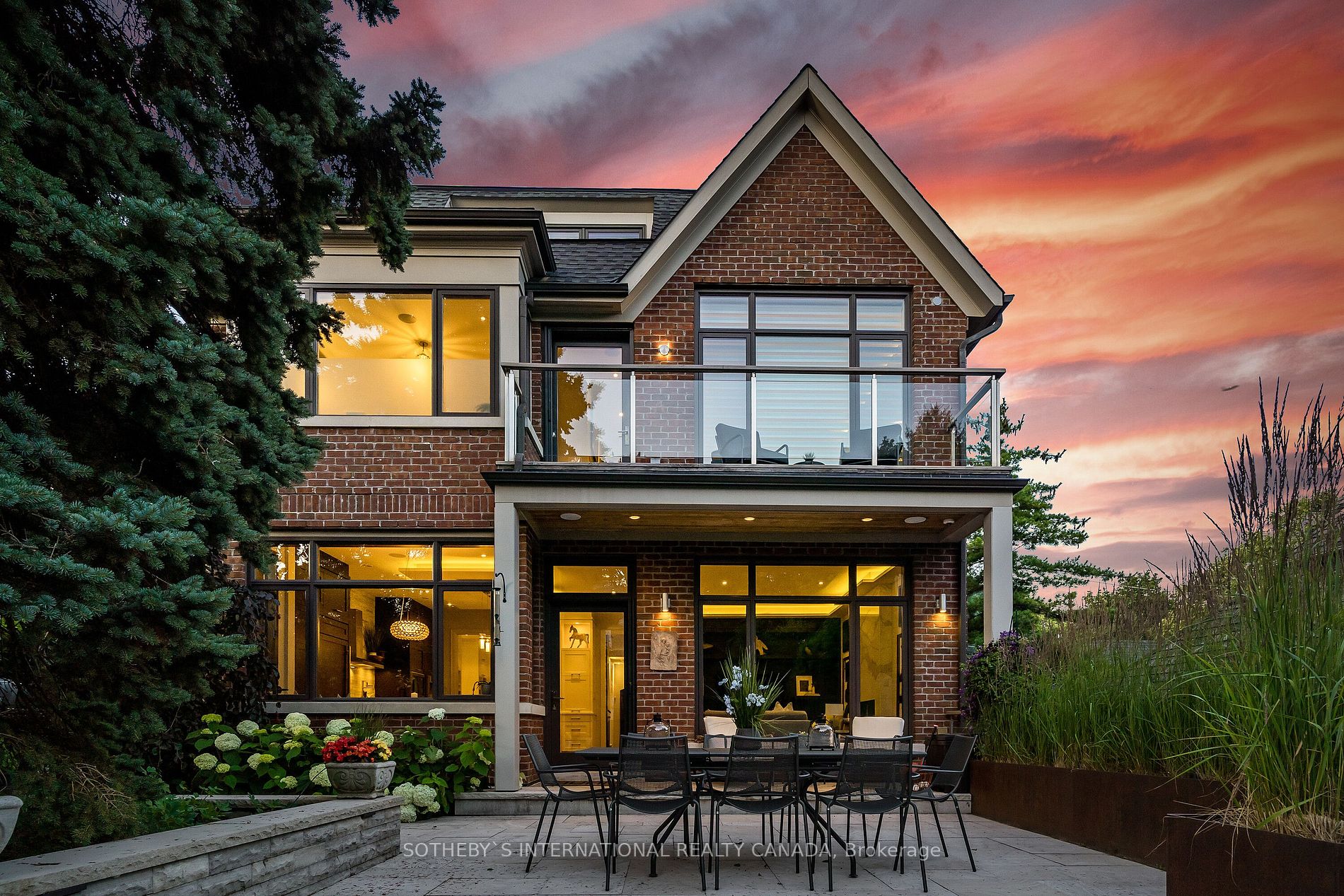 84 KINGSWAY Cres