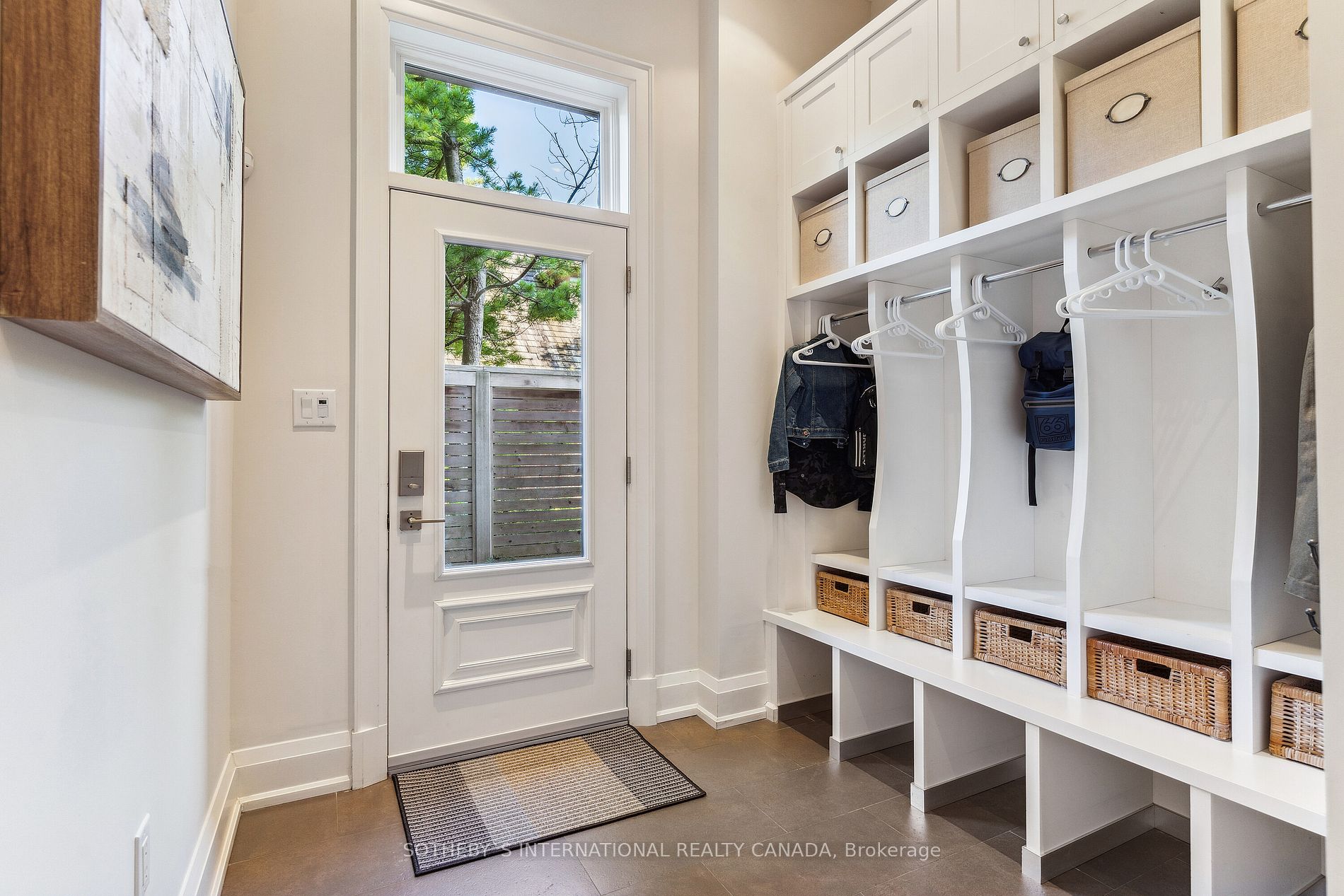 84 KINGSWAY Cres