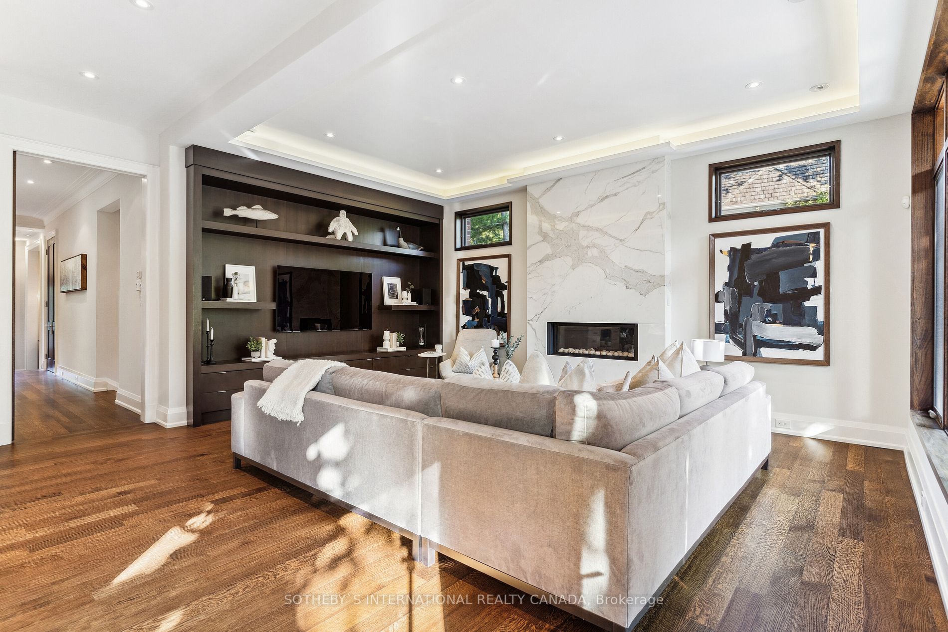 84 KINGSWAY Cres