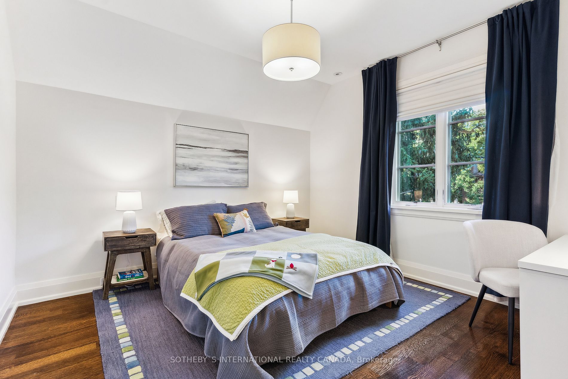 84 KINGSWAY Cres