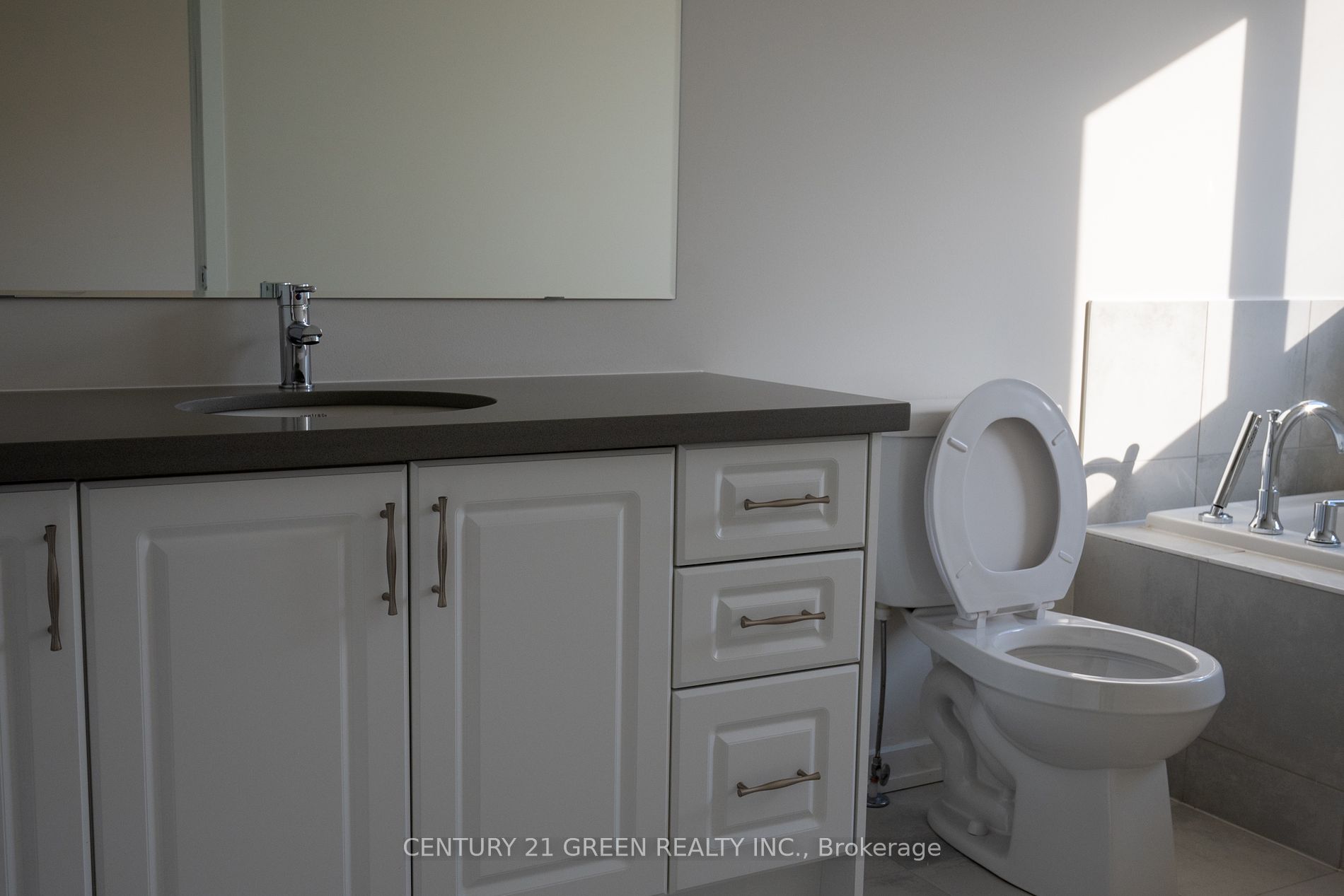 142 Landsbridge Street