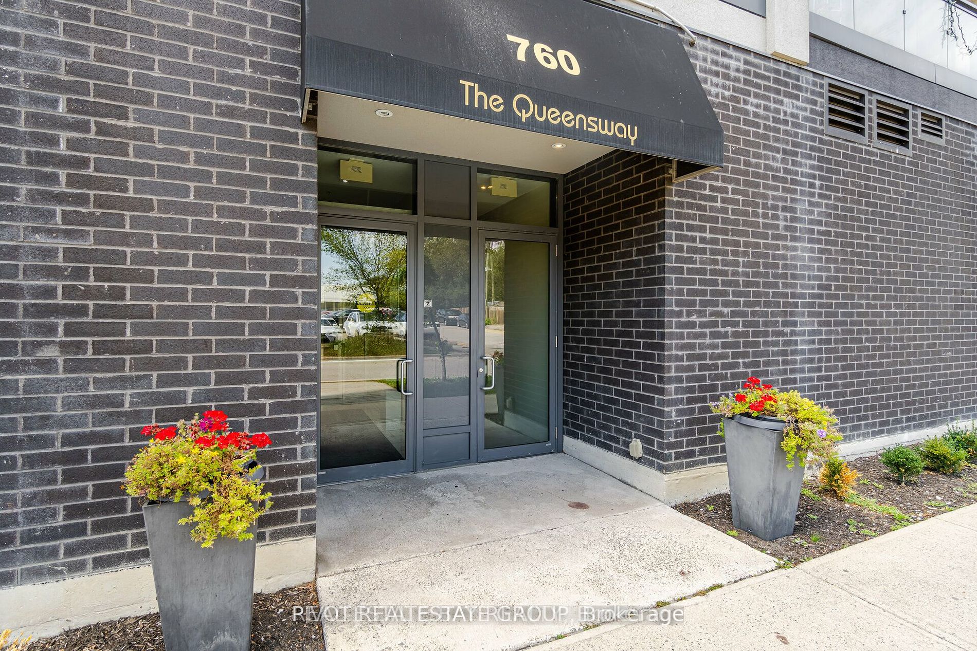 760 The Queensway, #504
