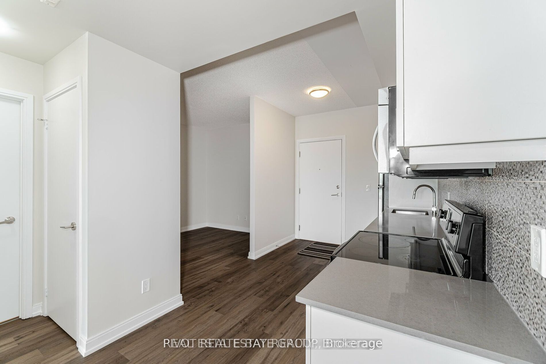 760 The Queensway, #504