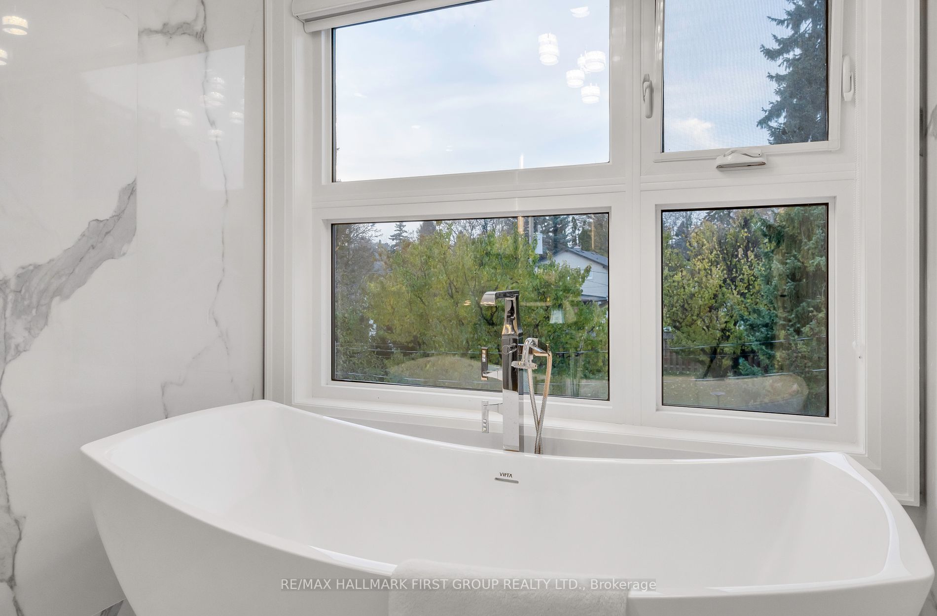 246 Edenbridge Drive
