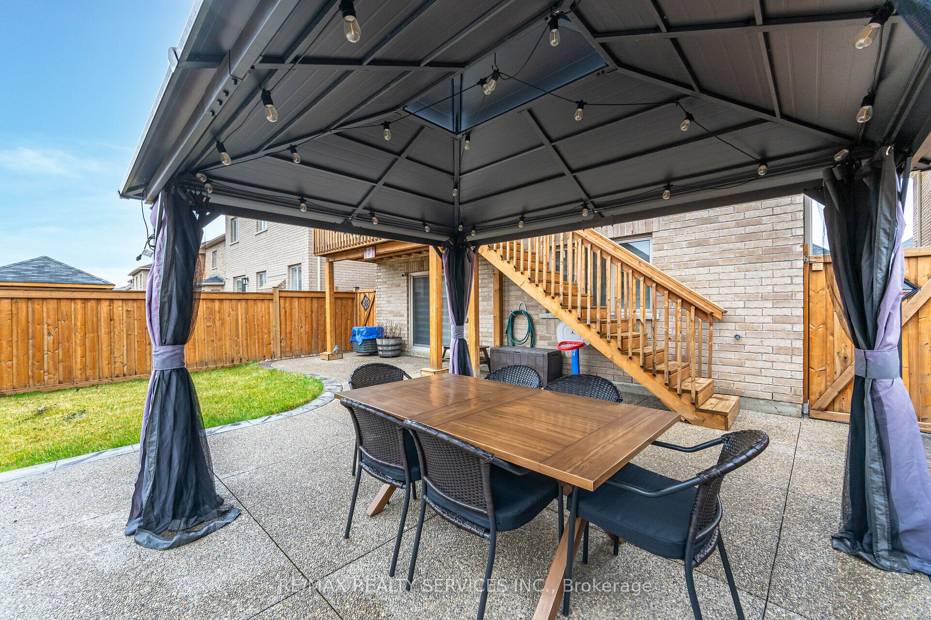 63 Blackberry Valley Cres