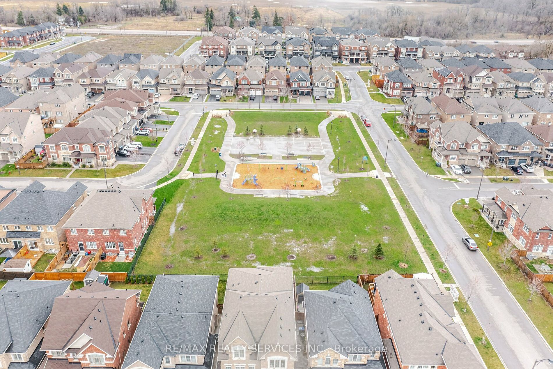 63 Blackberry Valley Cres
