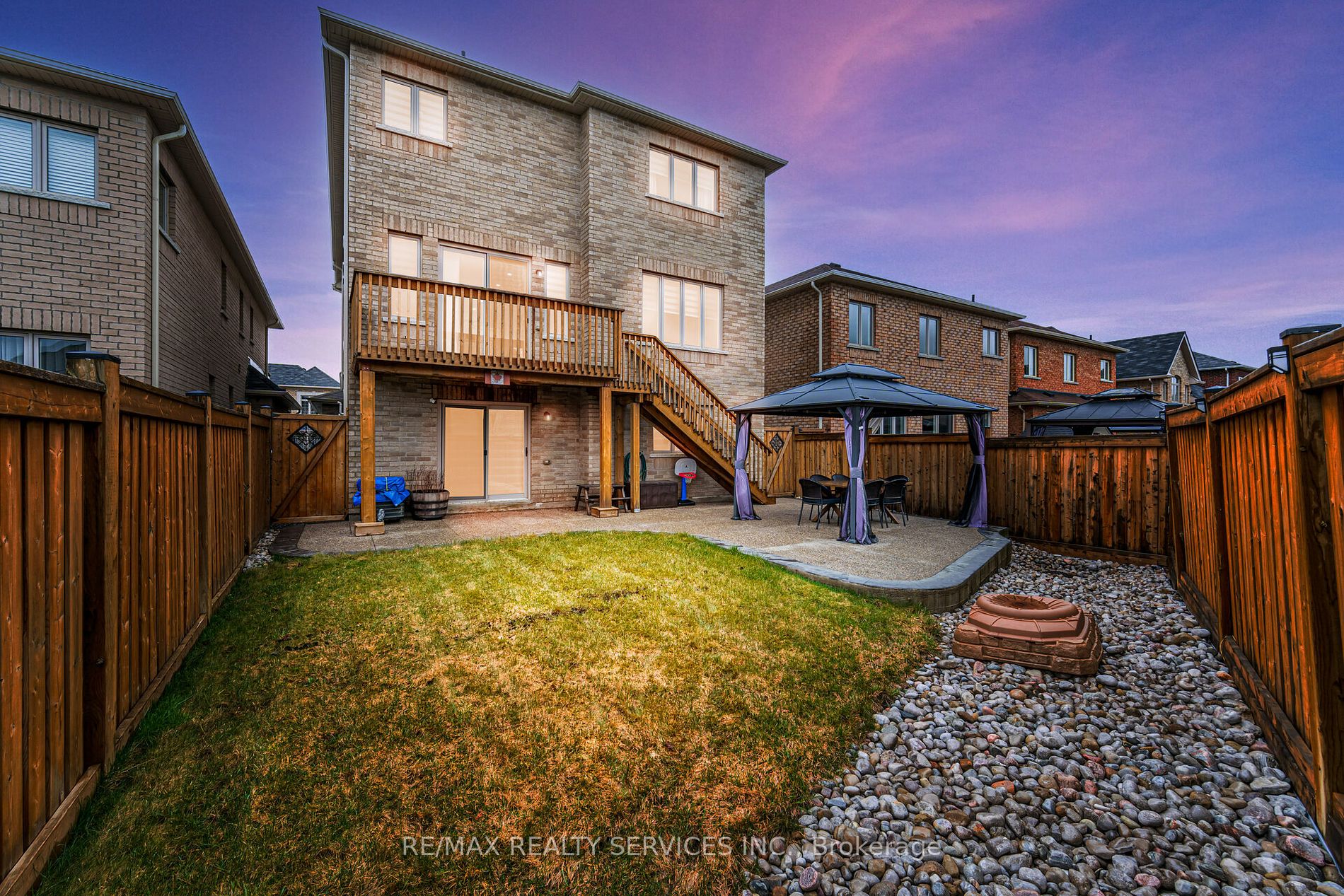 63 Blackberry Valley Cres
