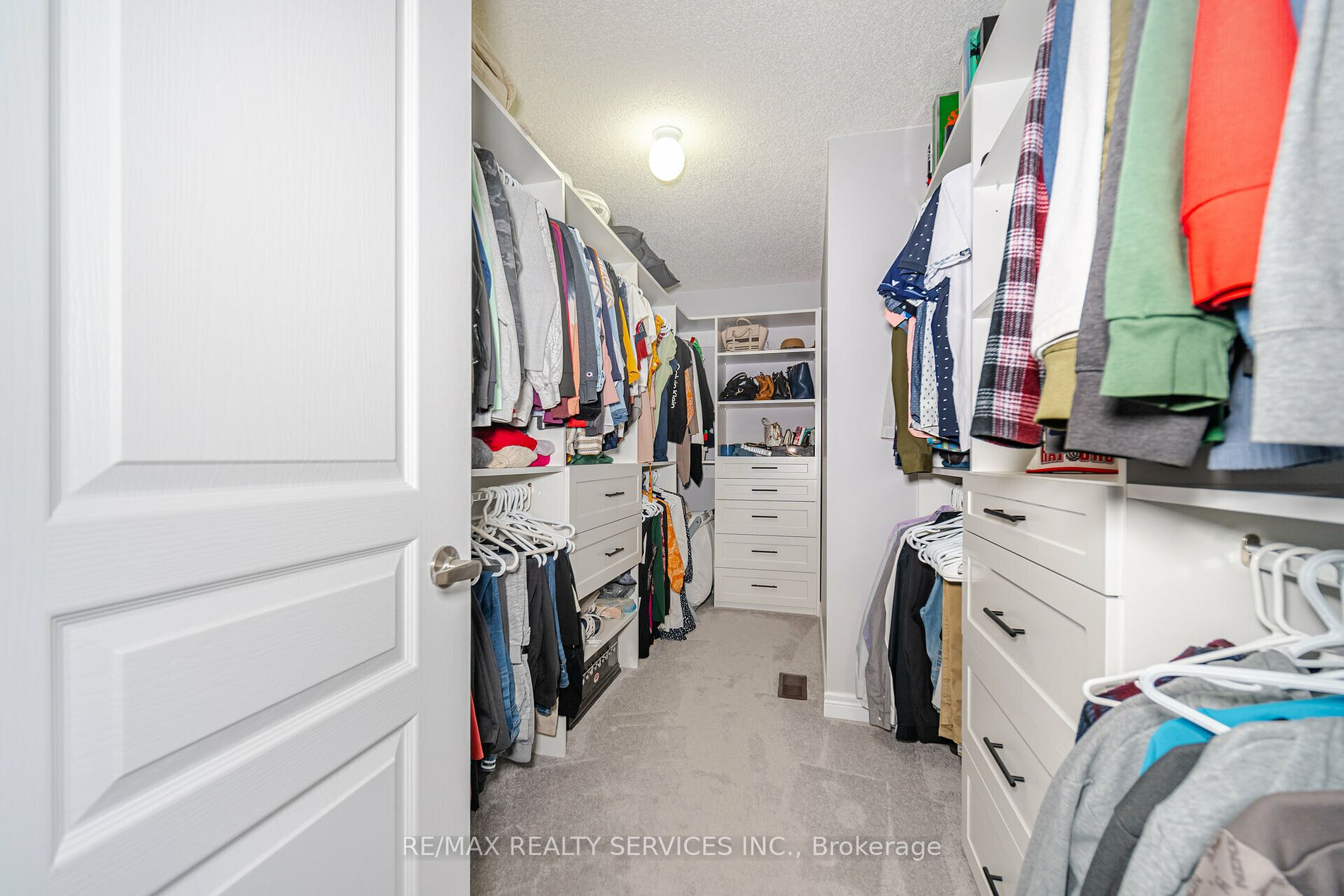63 Blackberry Valley Cres