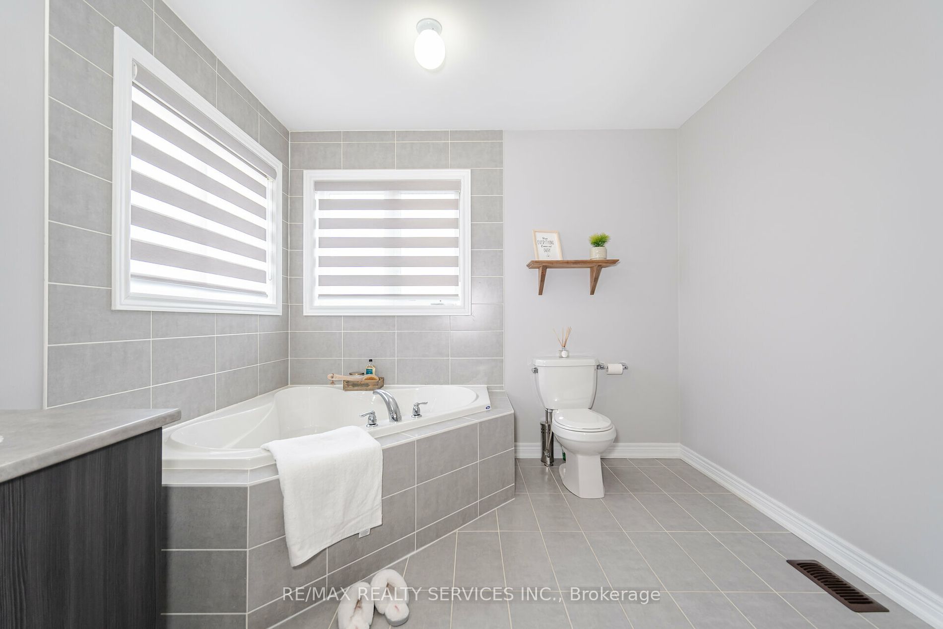 63 Blackberry Valley Cres