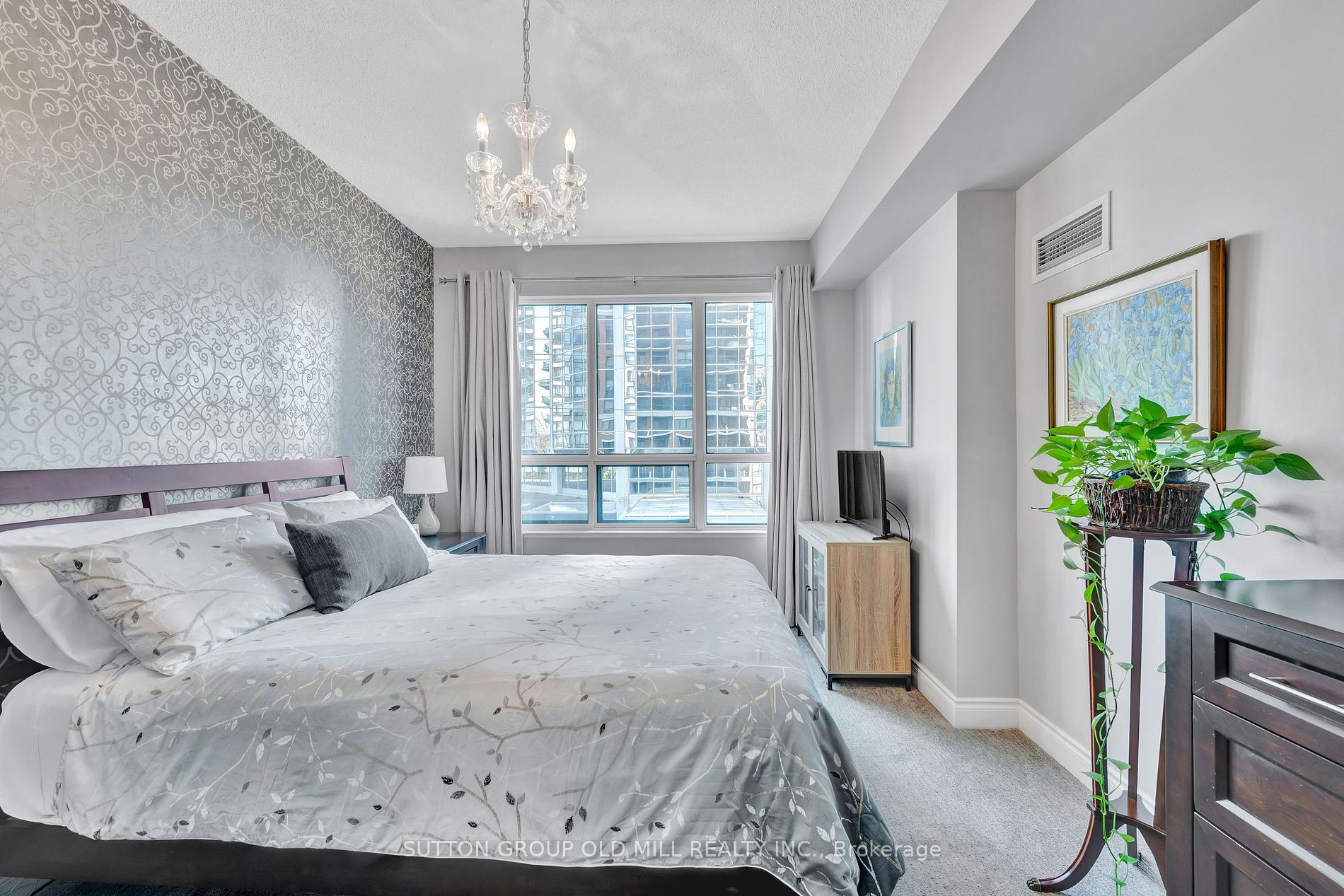 2 Aberfoyle Crescent, #411