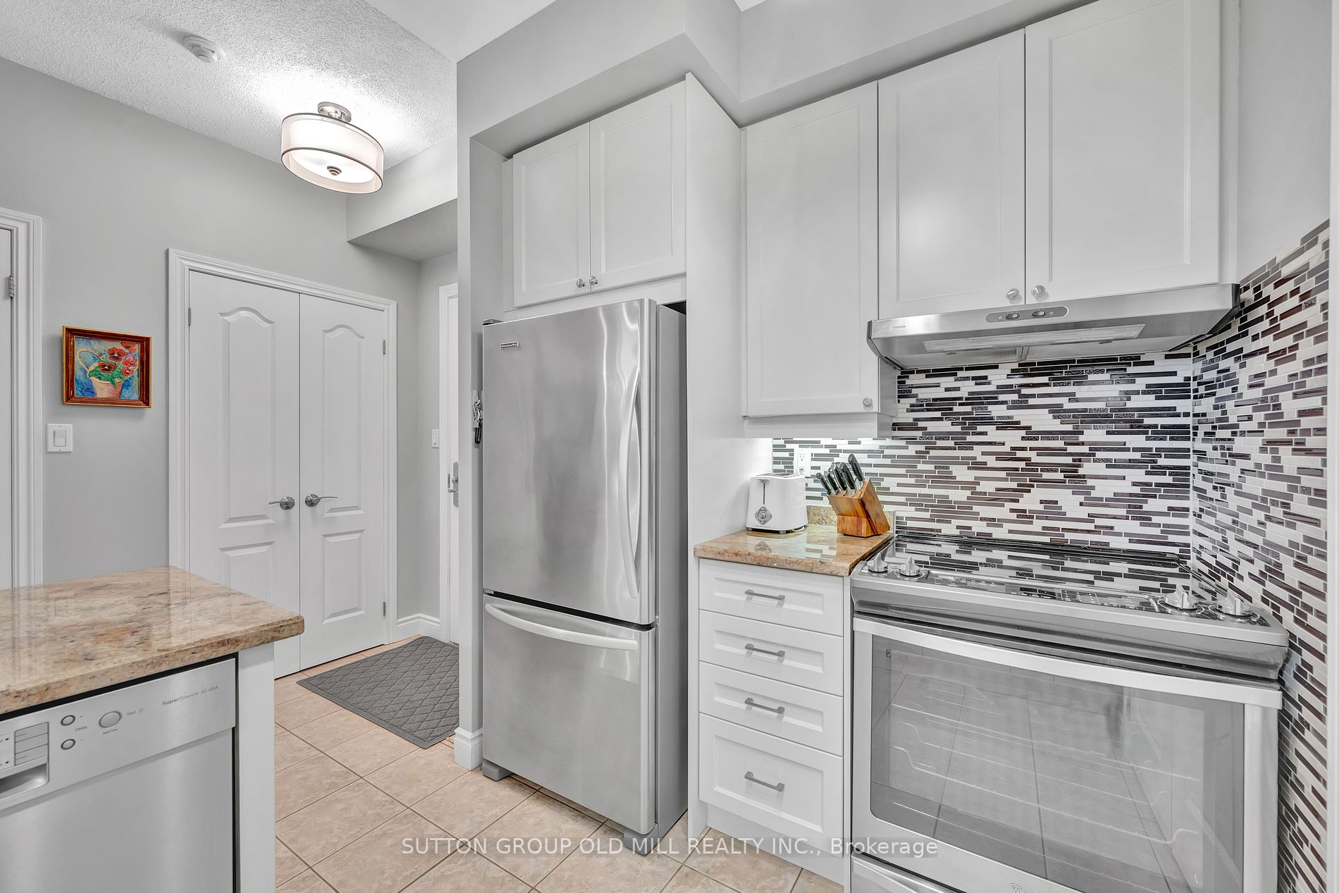 2 Aberfoyle Crescent, #411