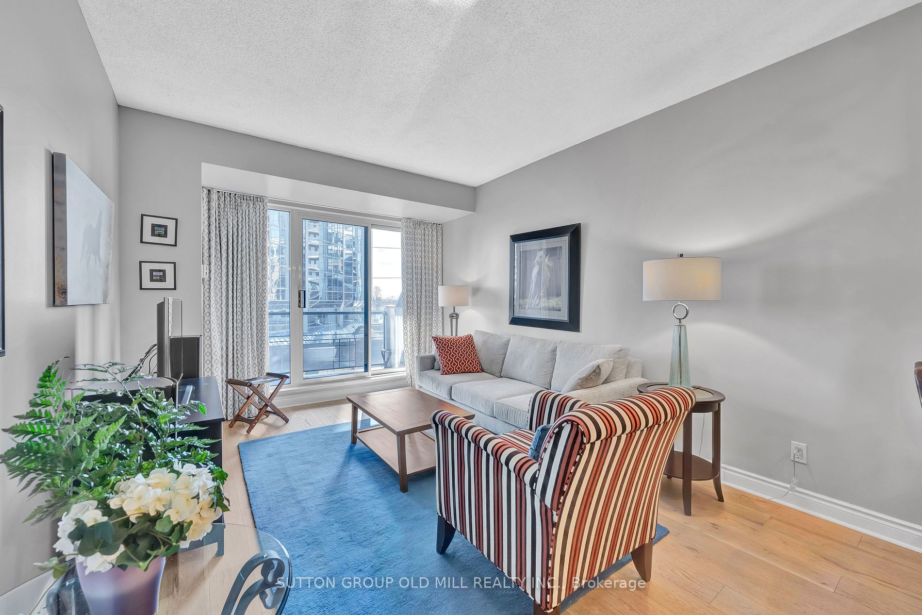 2 Aberfoyle Crescent, #411
