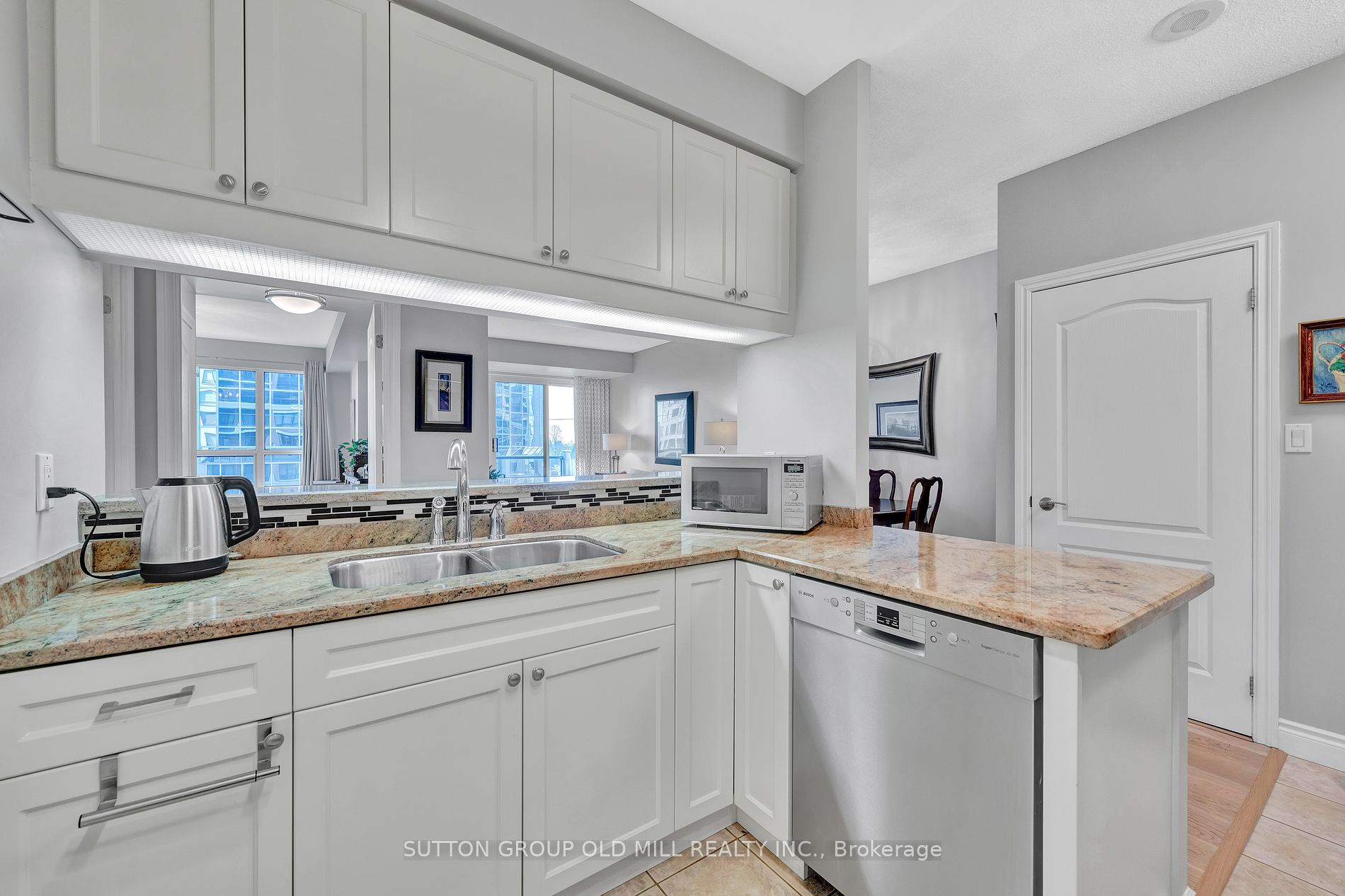 2 Aberfoyle Crescent, #411