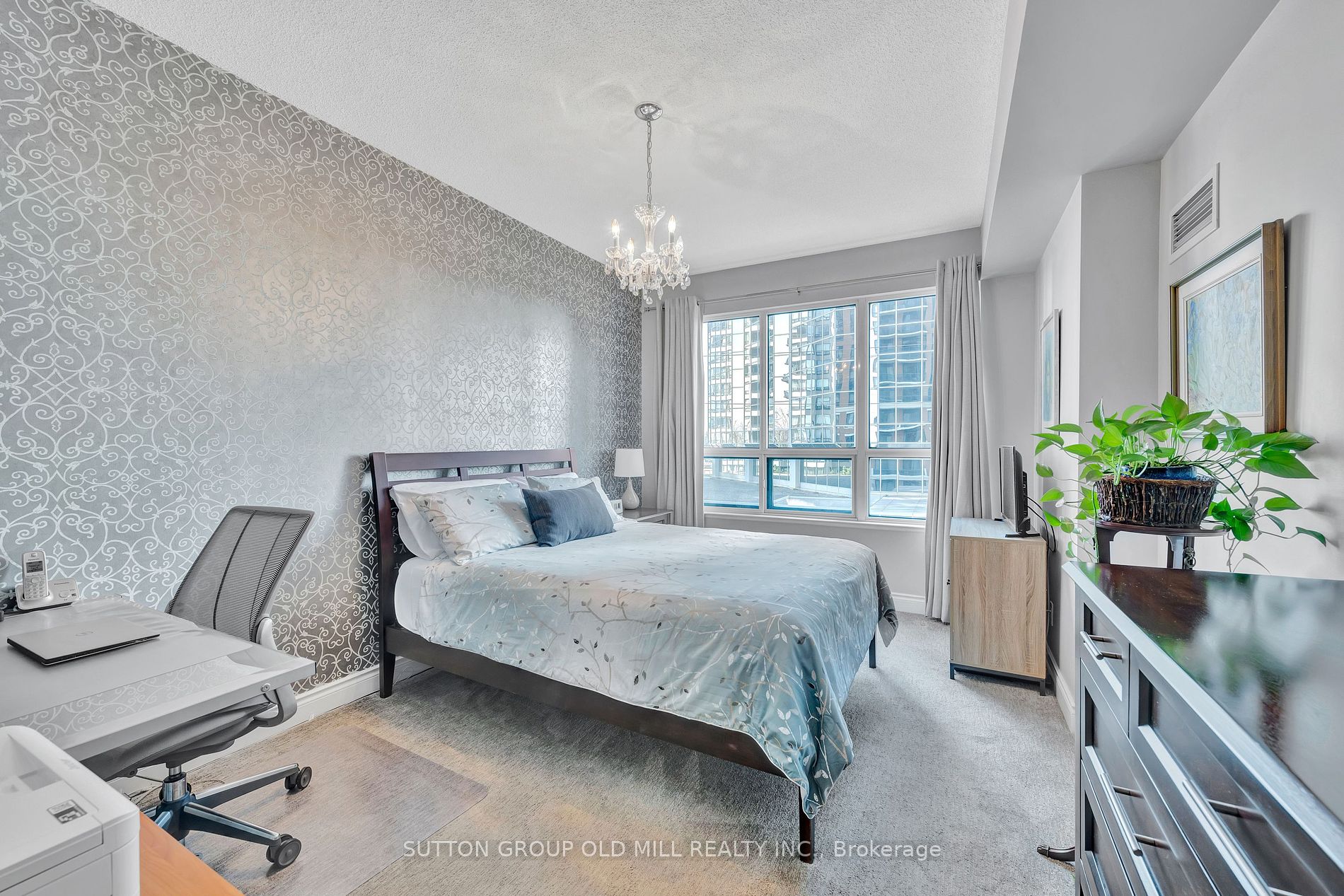 2 Aberfoyle Crescent, #411