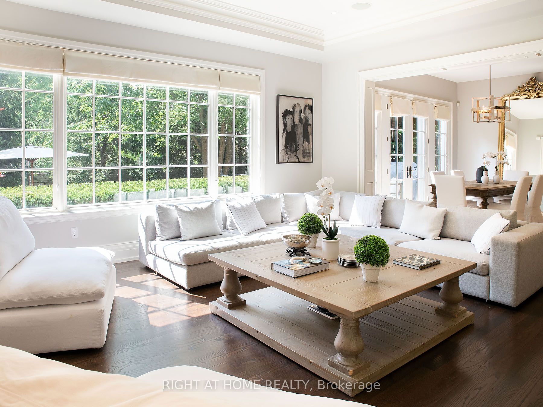 398 Lakeshore Rd W