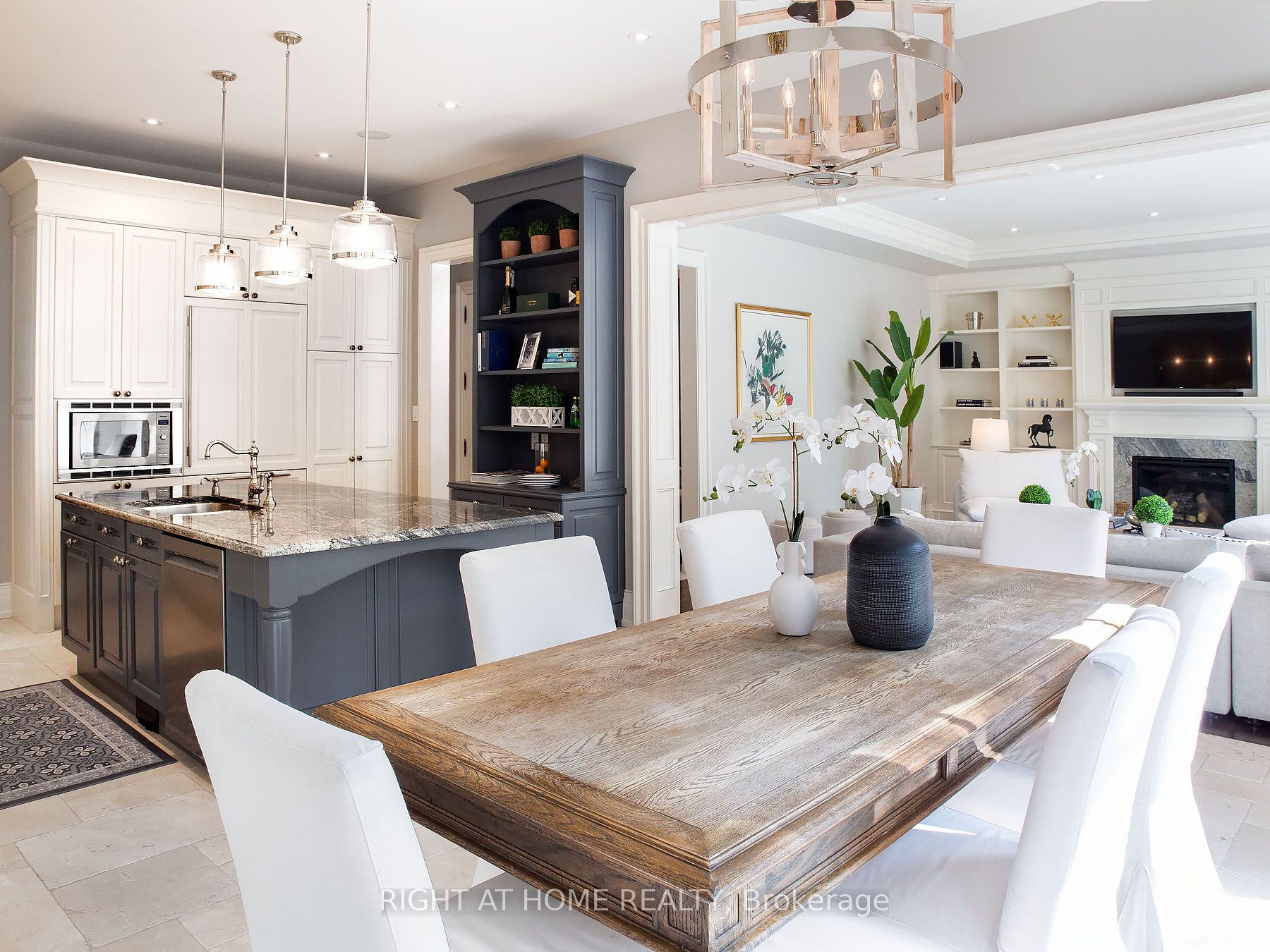 398 Lakeshore Rd W