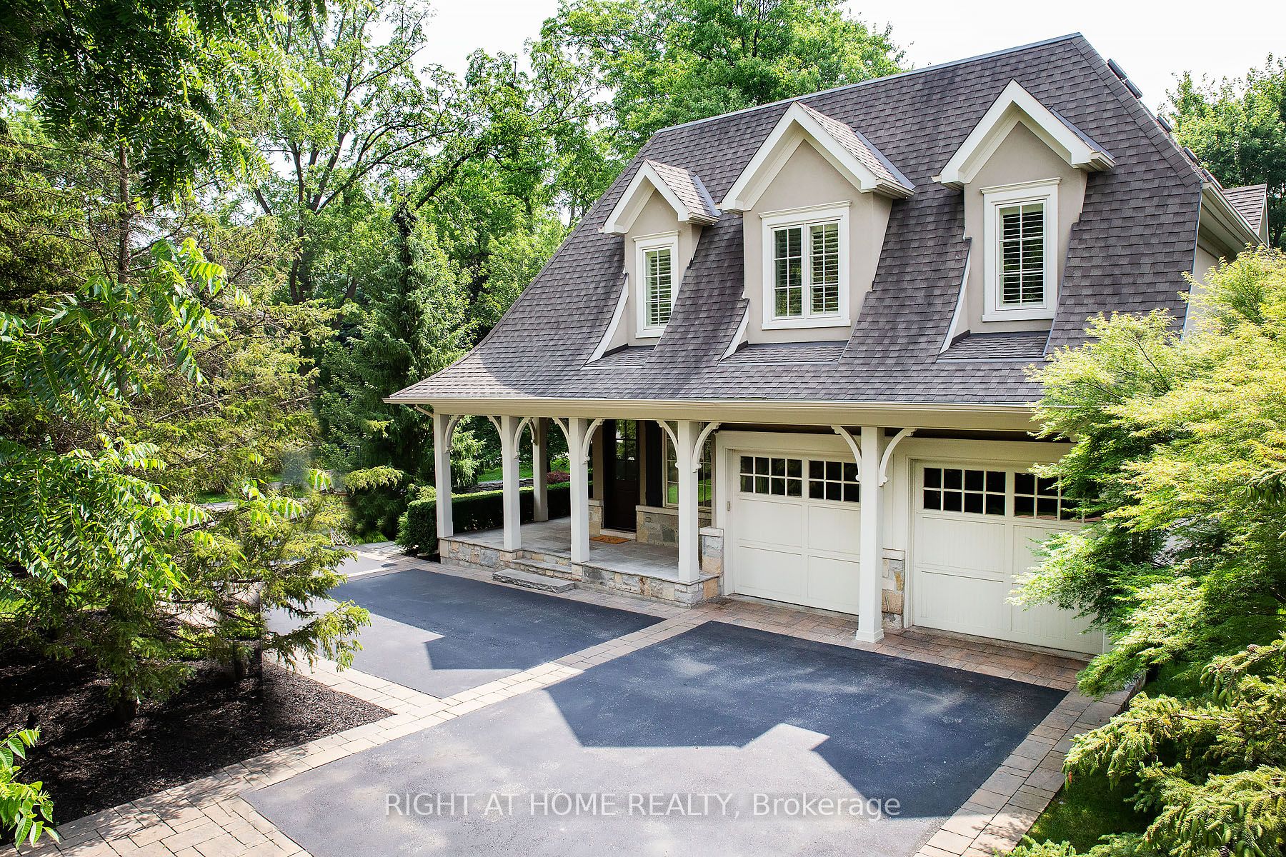 398 Lakeshore Rd W