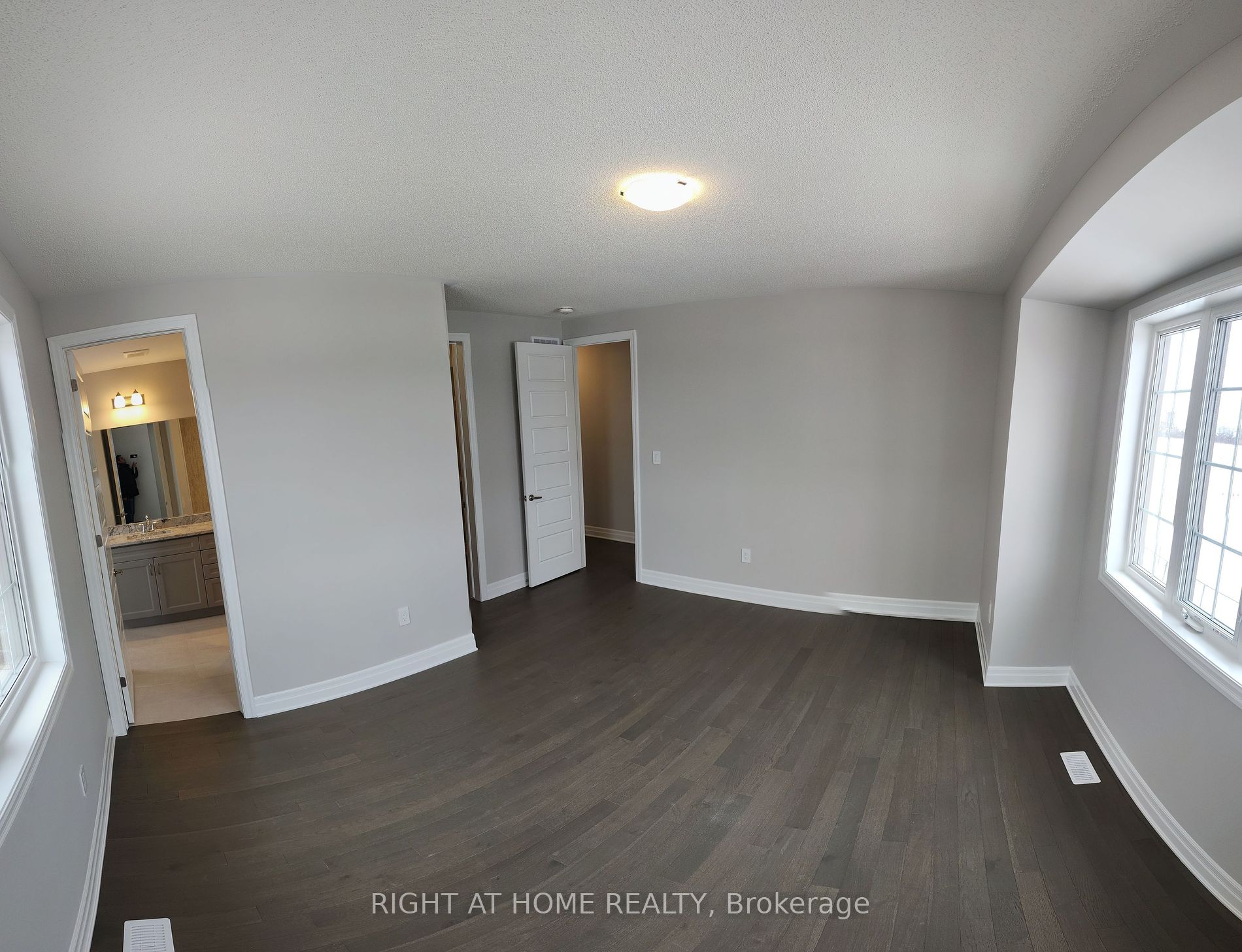 3048 John Mckay Blvd