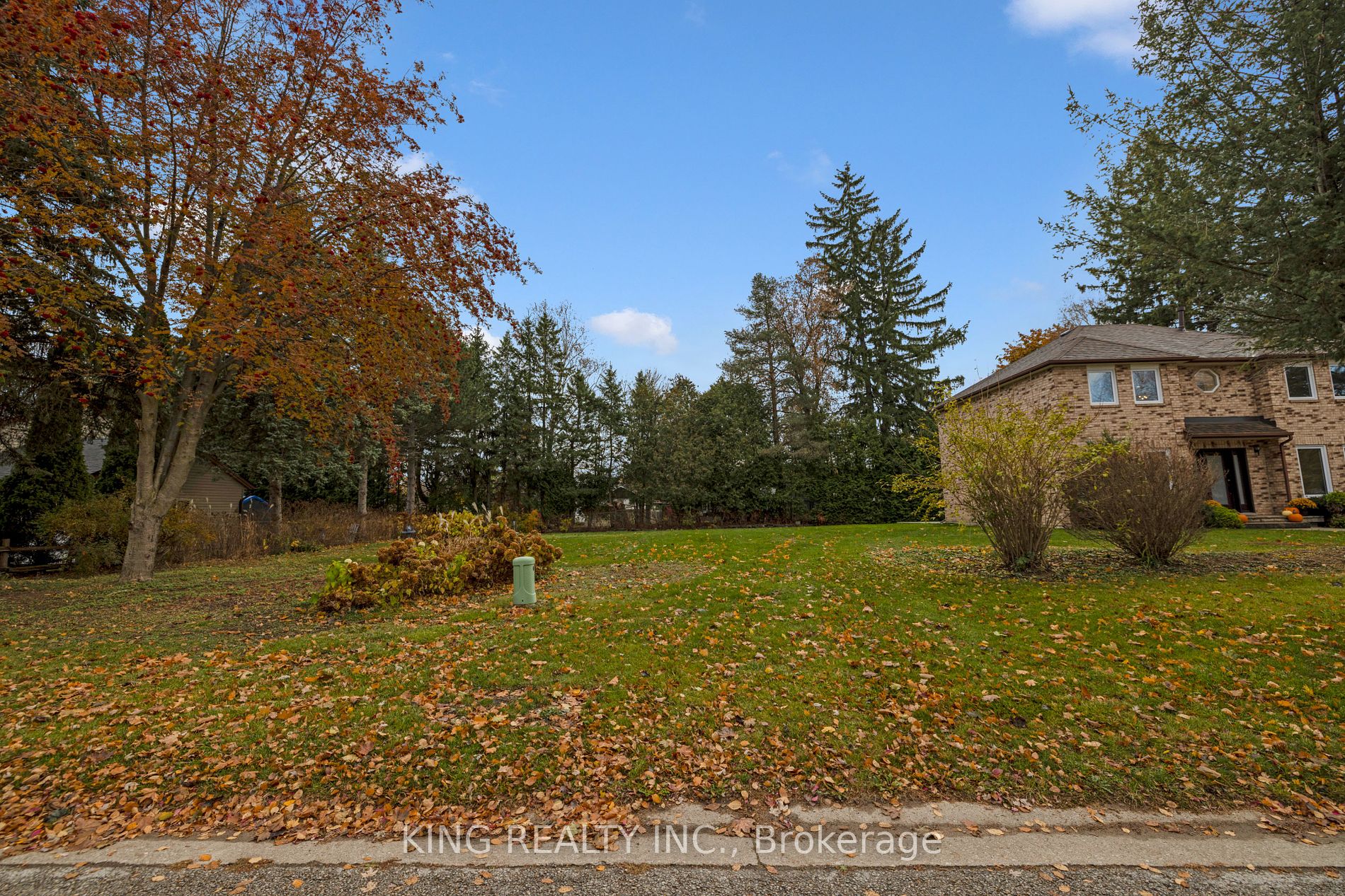 13 Ivan Ave