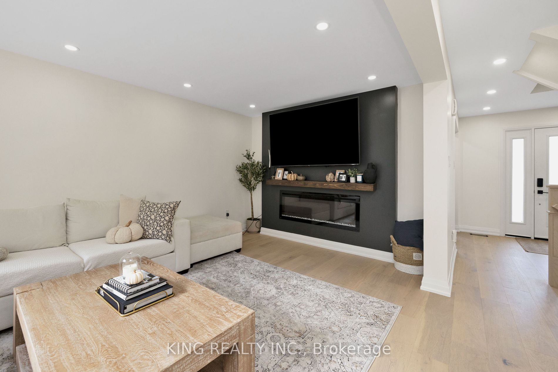 13 Ivan Ave