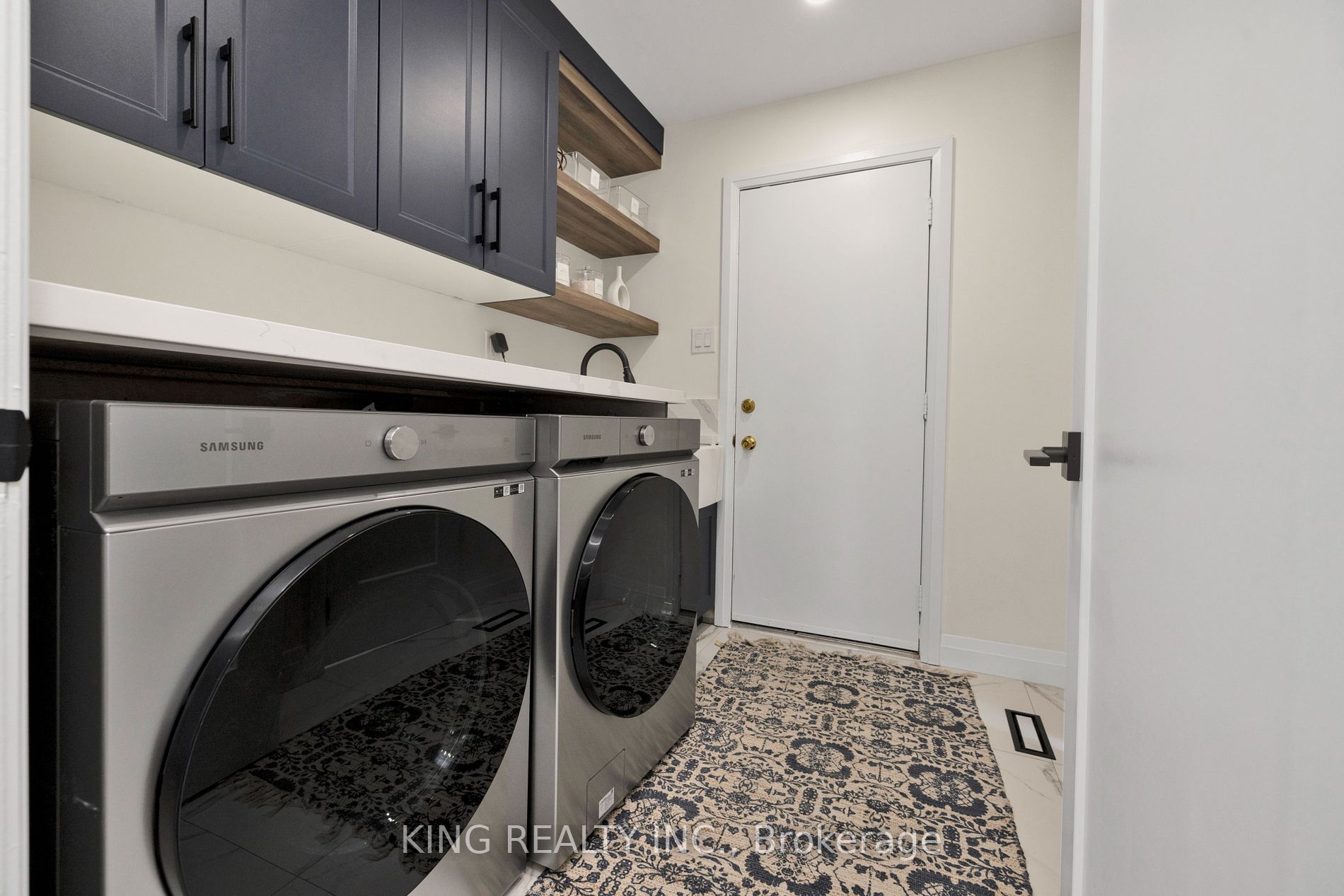 13 Ivan Ave