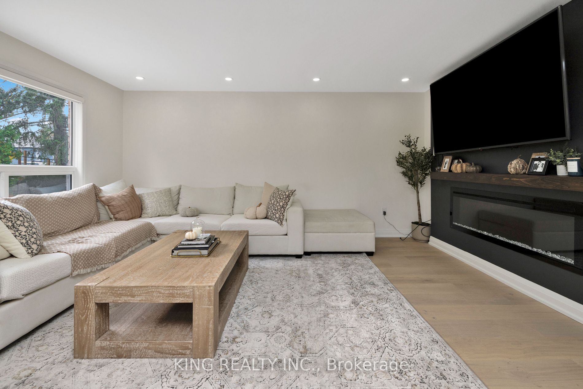 13 Ivan Ave