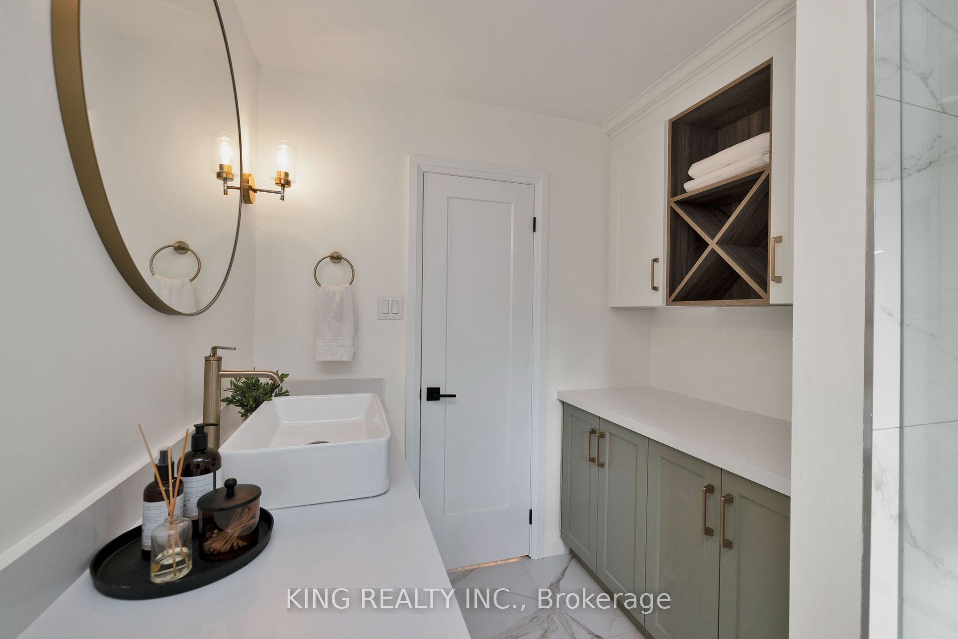 13 Ivan Ave